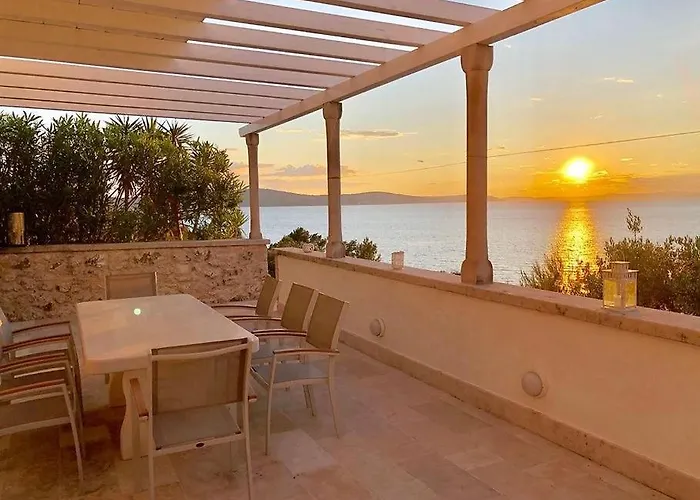 Convalaria Villa Sutivan
