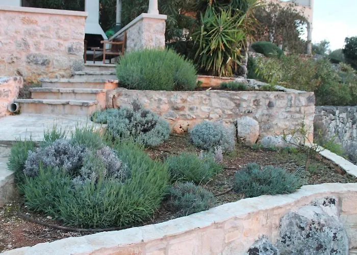 Convalaria Villa *
