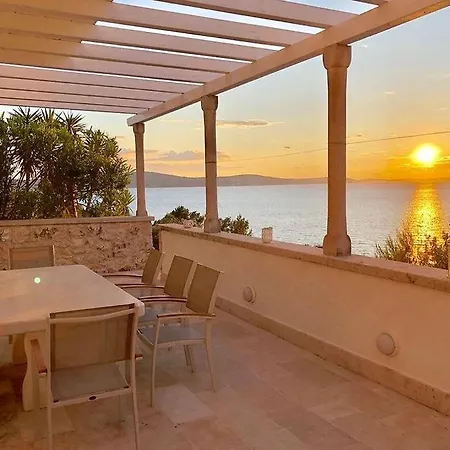 Convalaria Villa Sutivan