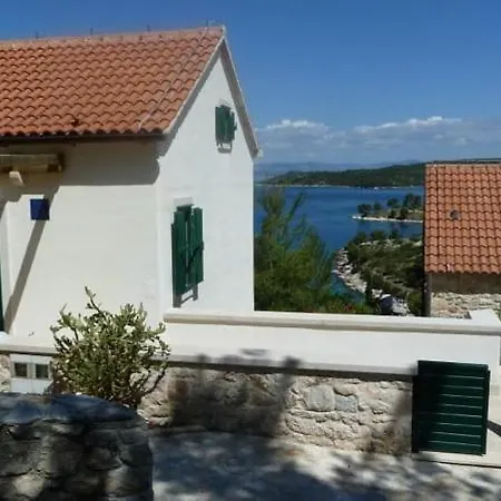 Vila Convalaria Sutivan